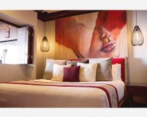 cama_mujer_roja_web_002